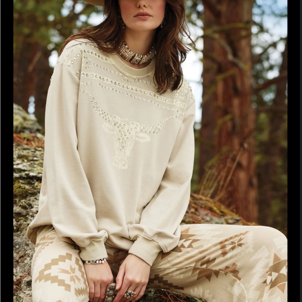 DOUBLE D RANCH Studded Longhorn Western Sweatshirt in Prairie- women’s xs